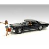 Hitchhiker 2 piece Figurine Set (White Shirt) for 1/24 Scale Models by American Diorama