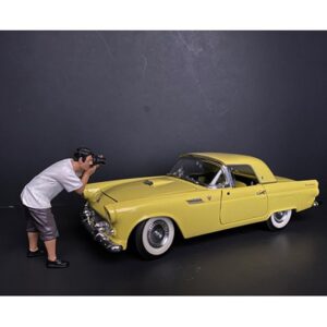 “Weekend Car Show” Figurine IV for 1/18 Scale Models by American Diorama