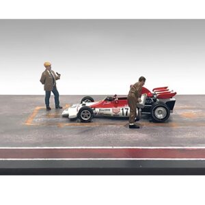 “Race Day” Two Diecast Figures Set 4 for 1/43 Scale Models by American Diorama