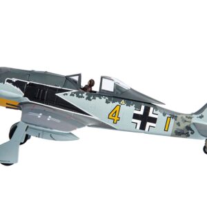 Messerschmitt FW 190A-4 Fighter Aircraft “Major Siegfried Schnell Luftwaffe JG2 France” (1943) 1/72 Diecast Model by JC Wings